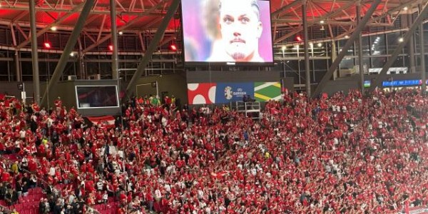 开云体育-【现场】“上头”土耳其开启庆典，黑马奥地利迷失异乡