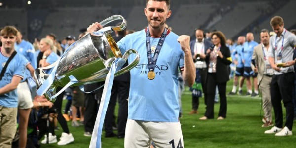 开云赛事-慕了！拉波尔特曼城14冠，29岁淘金→31岁回欧洲，不缺荣誉和金钱