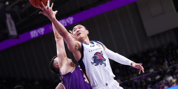 山东男篮挑战卫冕冠军，可有破敌之策？新外援首秀还要推迟