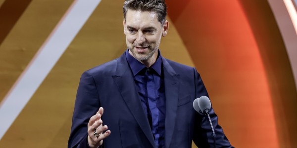 大加索尔纪念名人堂入选两周年 晒照重温2023荣耀时刻