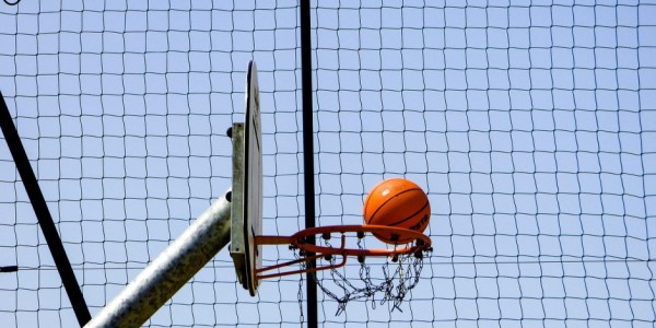 再获强援！广东男篮完成与火箭旧将奎因签约 曾获NBA发展联盟MVP